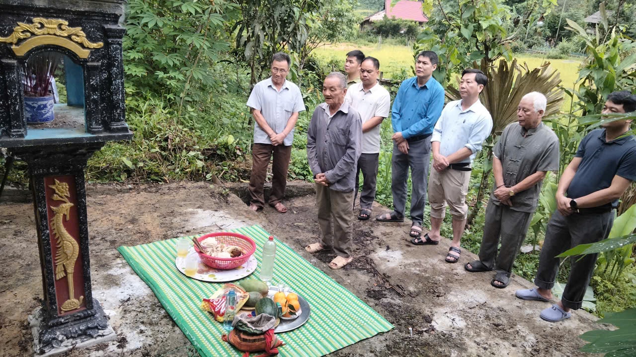 Tượng niệm nạn nhân bom mỹ