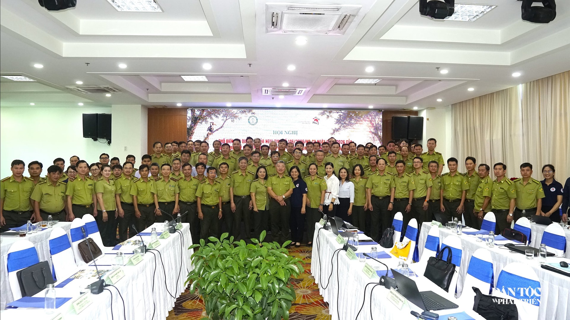 Chụp ảnh lưu niệm