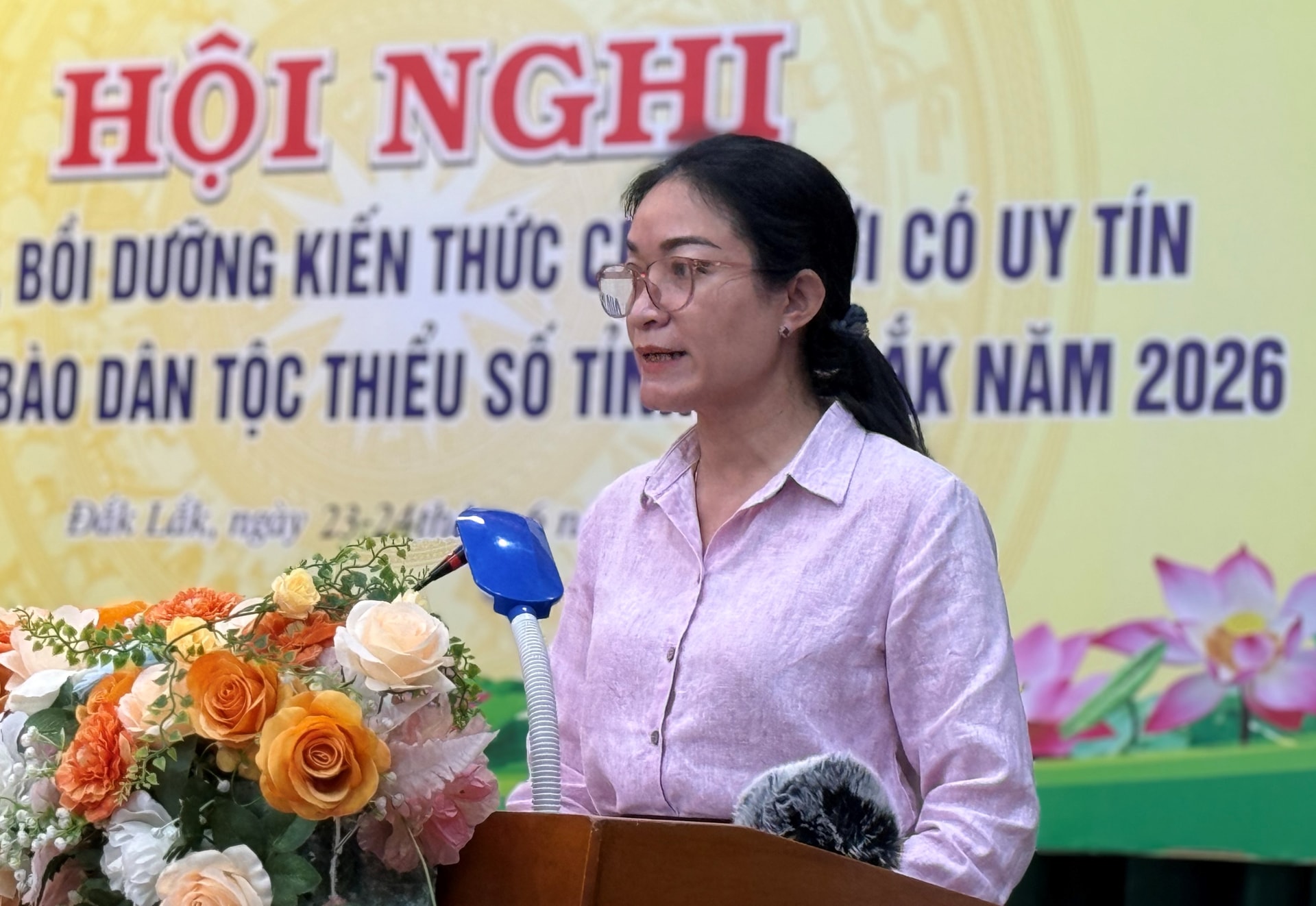 Phó Giám đốc Sở Dân tộc và Tôn giáo tỉnh Đắk Lắk Nay H’Nan phát biểu tại lớp tập huấn