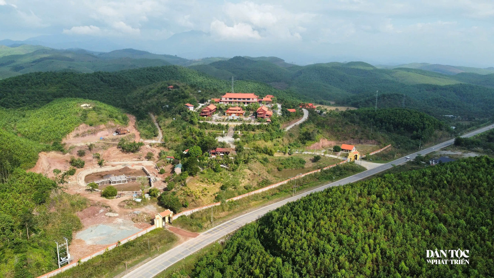 Chùa Sâu tại xã Quảng Tân (Quảng Ninh) không chỉ là nơi lễ Phật mà còn là điểm tựa tâm linh đặc biệt của đồng bào vùng cao. Ảnh: Mỹ Dung