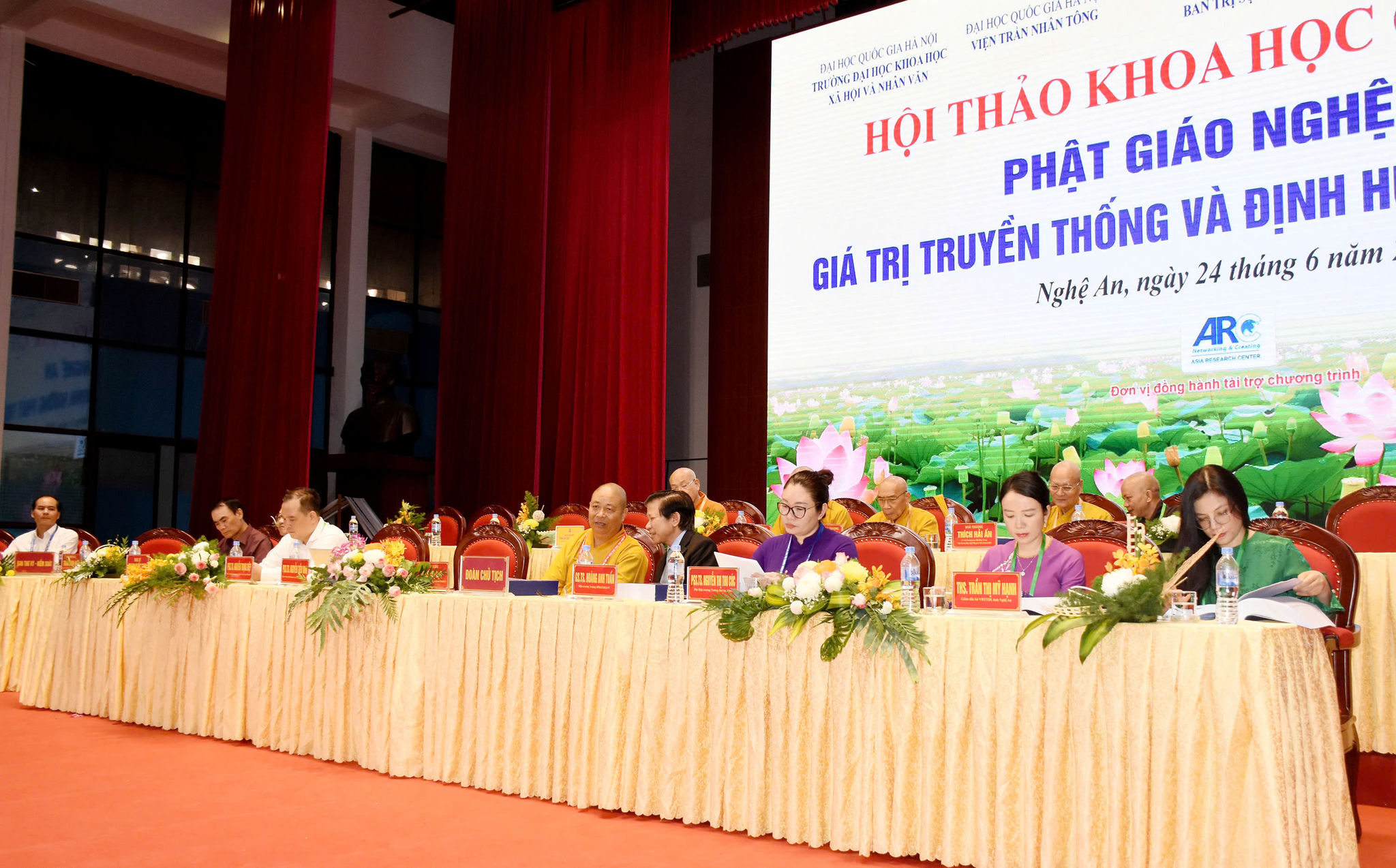 Đoàn chủ tịch