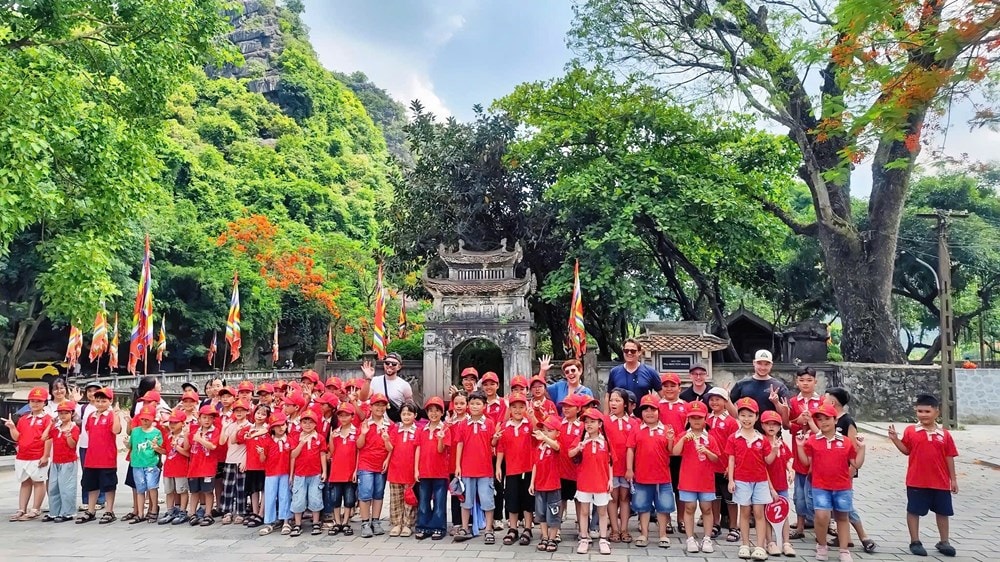 Học sinh hào hứng tham quan