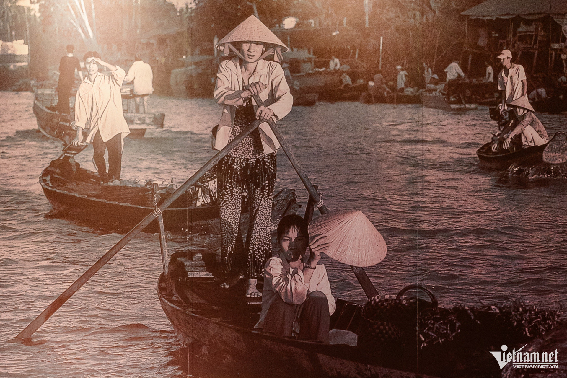 W-triển lãm sông nước nguyễn huế 15.jpg