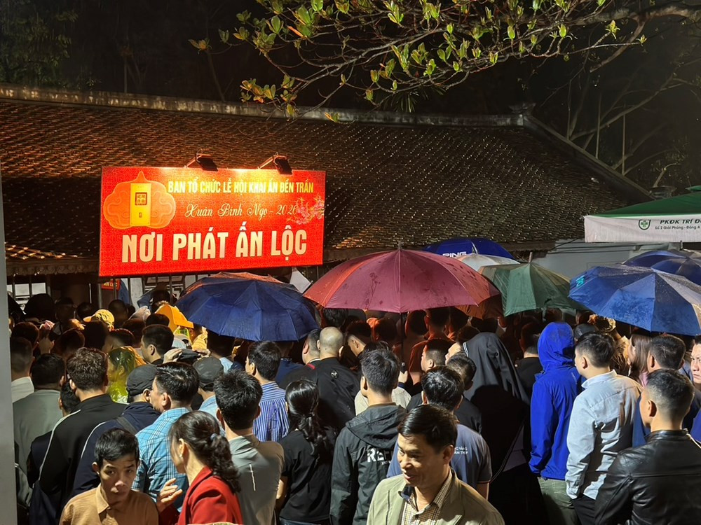 Lễ hội Khai ấn đền Trần