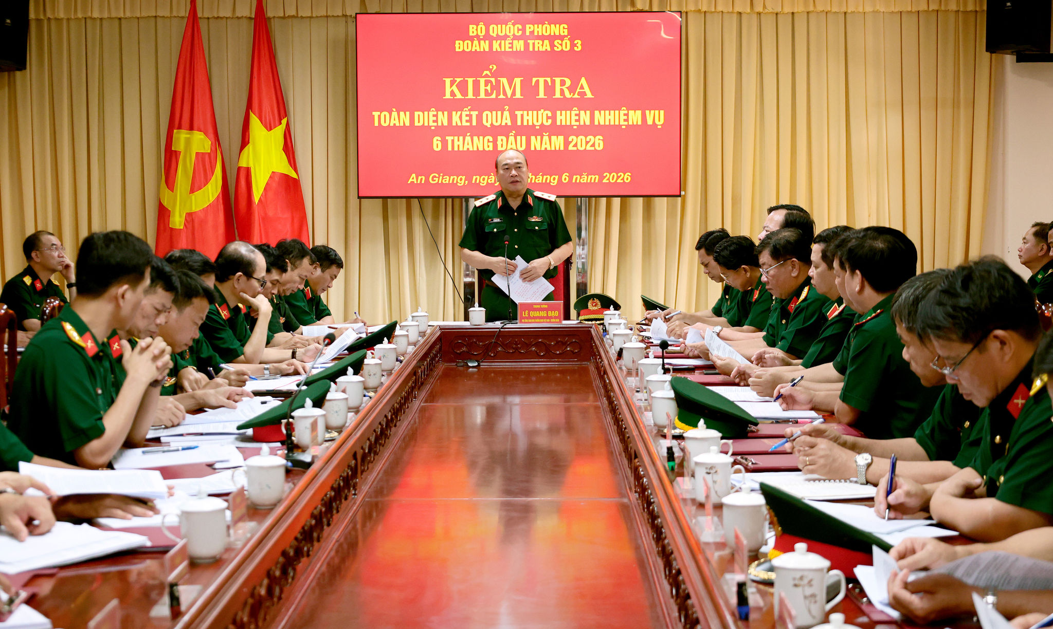 Trung tướng Lê Quang Đạo, Phó Tổng Tham mưu trưởng Quân đội Nhân dân Việt Nam phát biểu kết luận đợt kiểm tra ( Ảnh: Tuấn Kiệt)