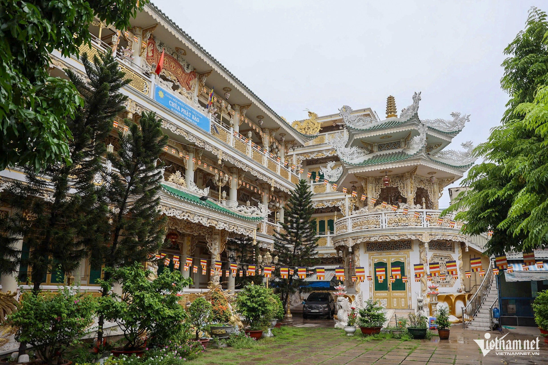 W-chùa phật bào nguyễn huế.jpg
