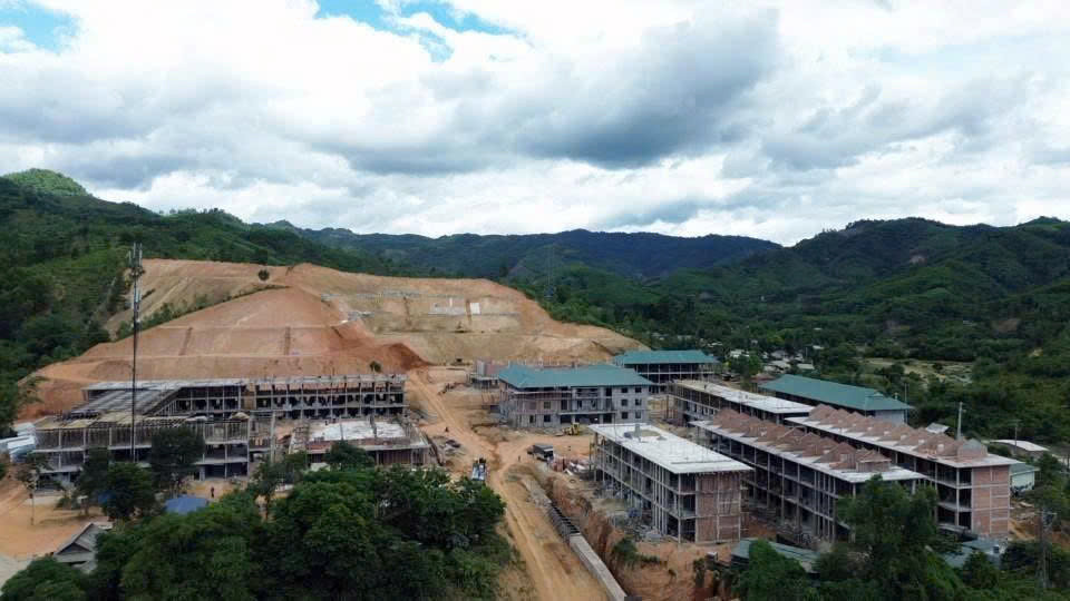 Gấp rút hoàn thiện Trường nội trú liên cấp Đakrông trước ngày 31/7 