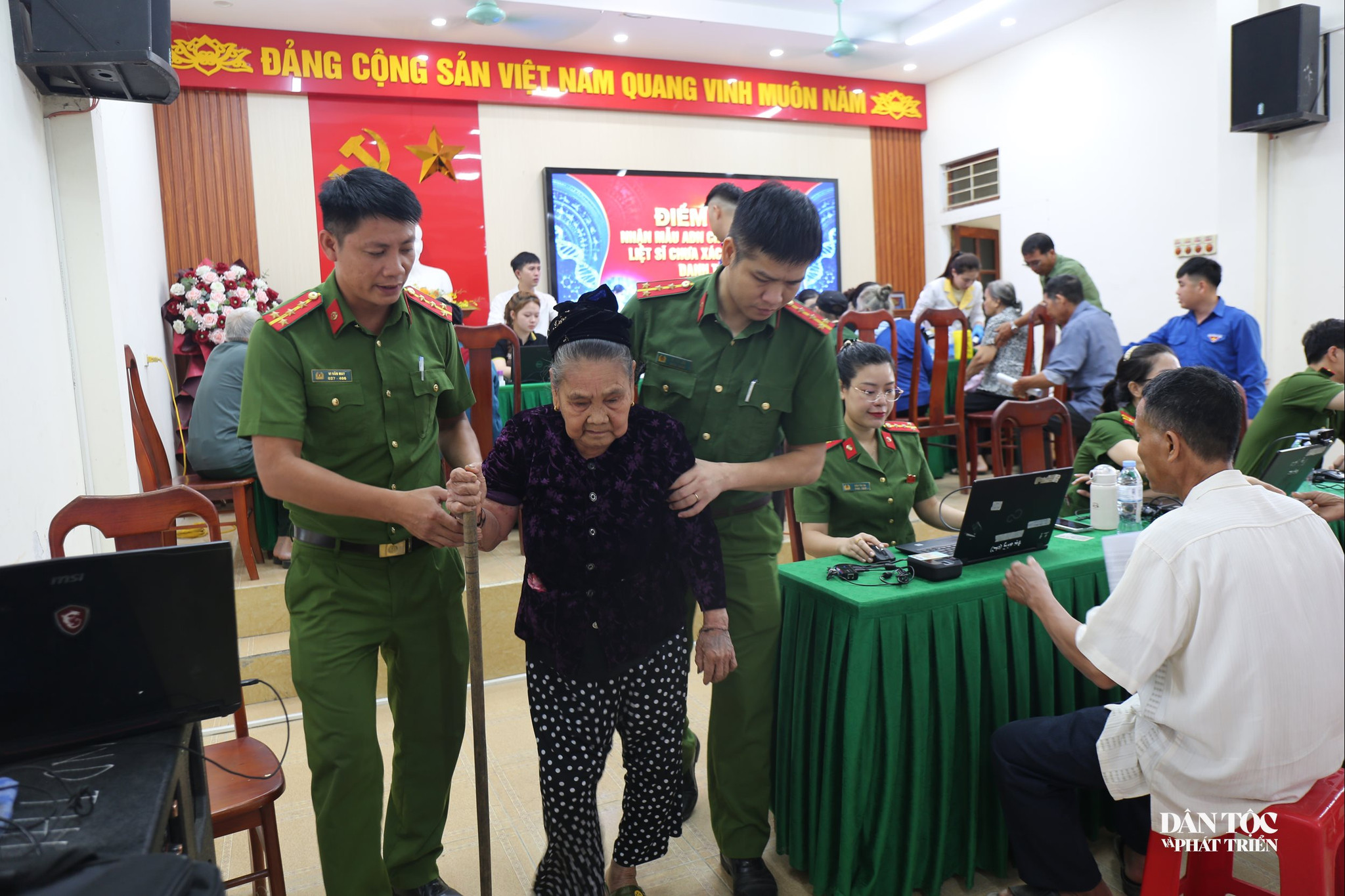 Hỗ trợ