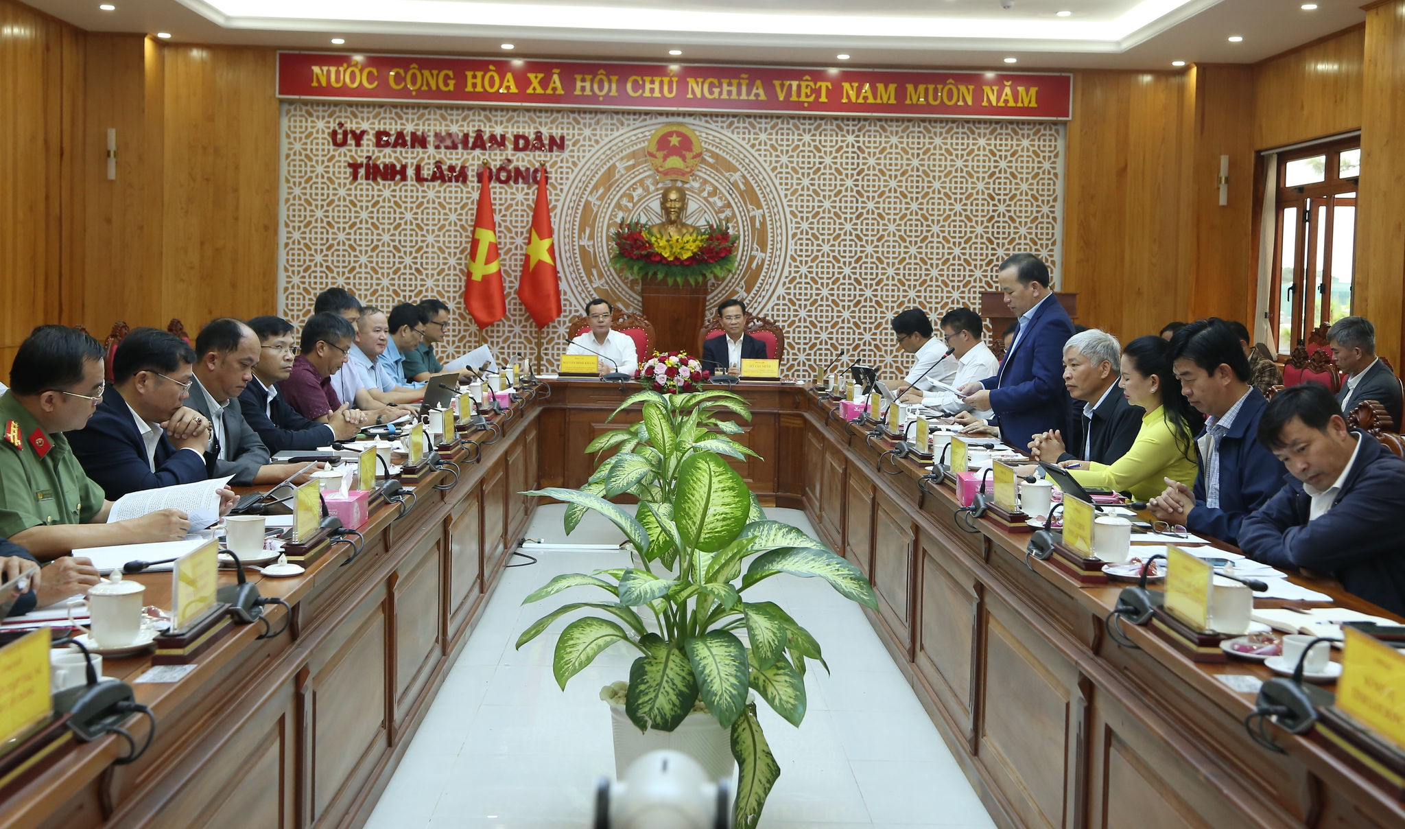 Bộ trưởng Dân tộc và Tôn giáo Nguyễn Đình Khang cùng đoàn công tác làm việc với UBND tỉnh Lâm Đồng