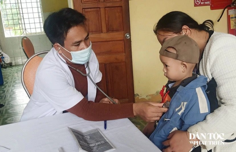 Tham khám sức khỏe cho trẻ em Đan Lai