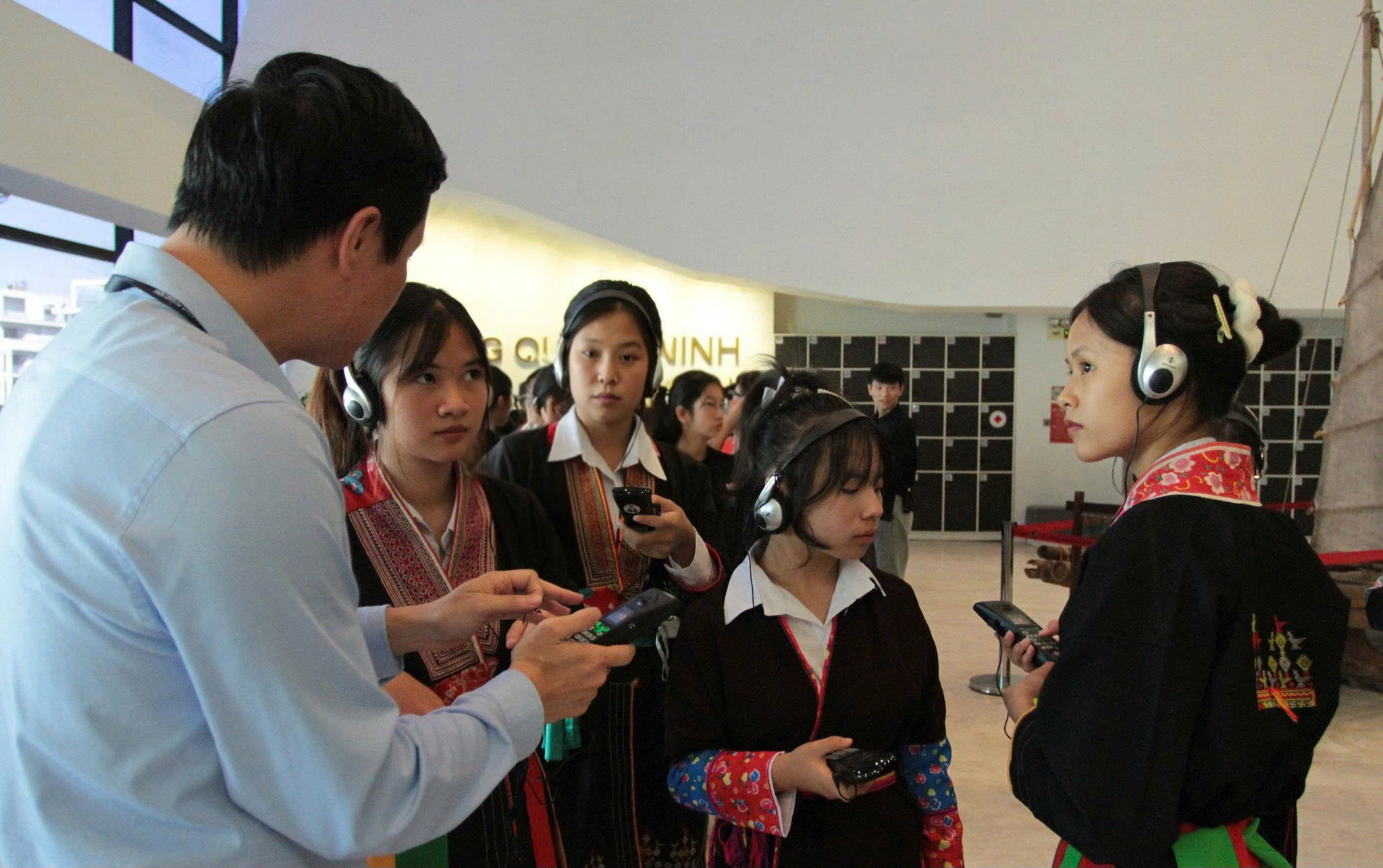 Di sản lên
