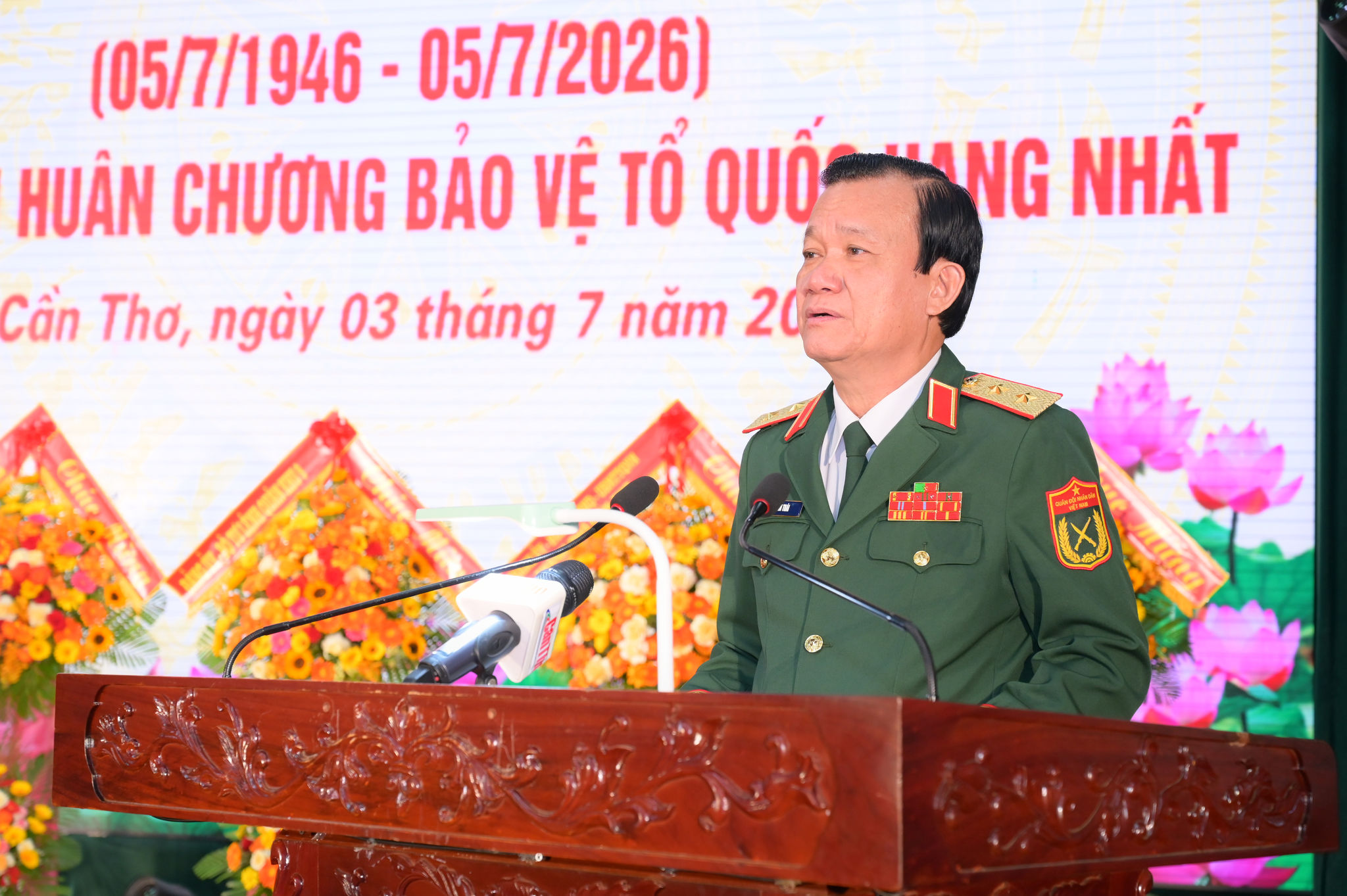 Trung tướng Hồ Văn Thái, Bí thư Đảng ủy, Chính ủy Quân khu phát biểu chỉ đạo Lễ kỷ niệm 80 năm Ngày Truyền thống Bộ Tham mưu Quân khu 9