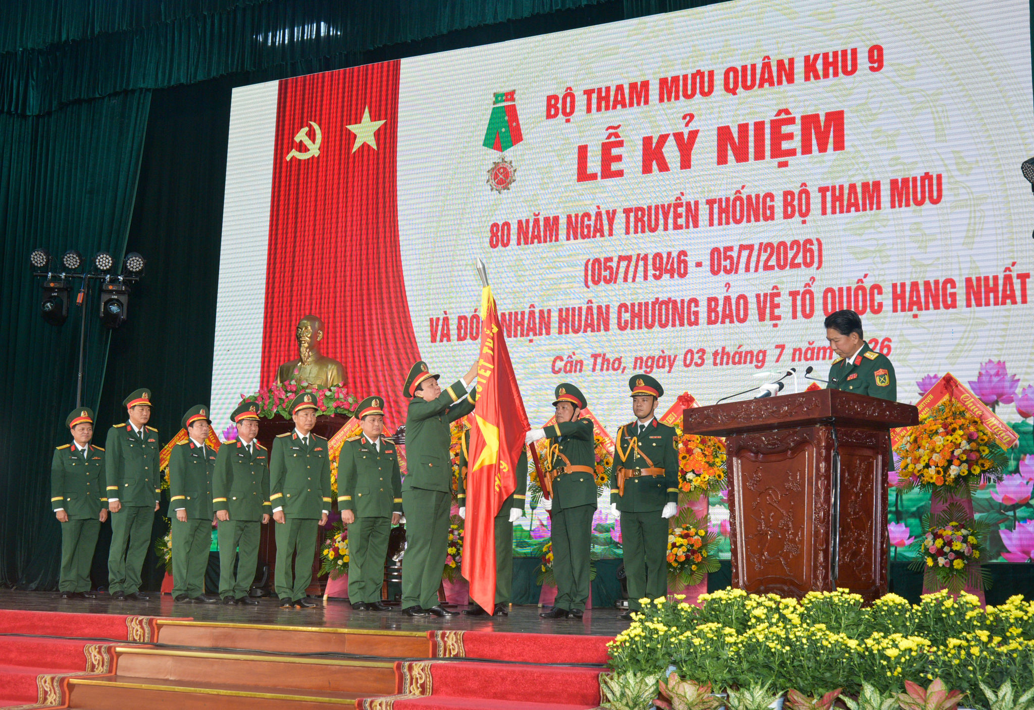 Bộ Tham mưu Quân khu 9 đón nhận Huân chương Bảo vệ Tổ quốc hạng Nhất