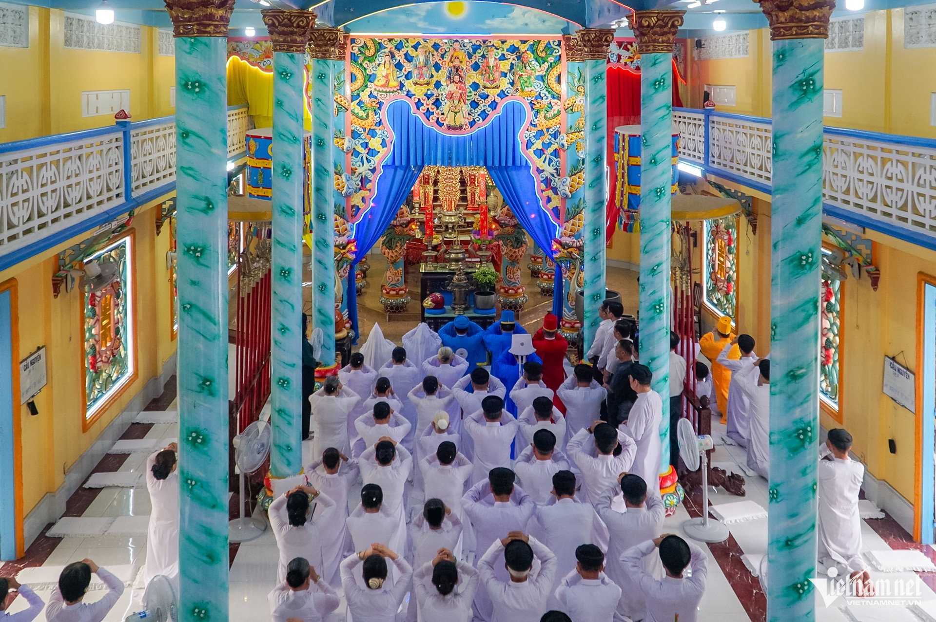 W-cao đài TPHCM Nguyễn Huế 6.jpg