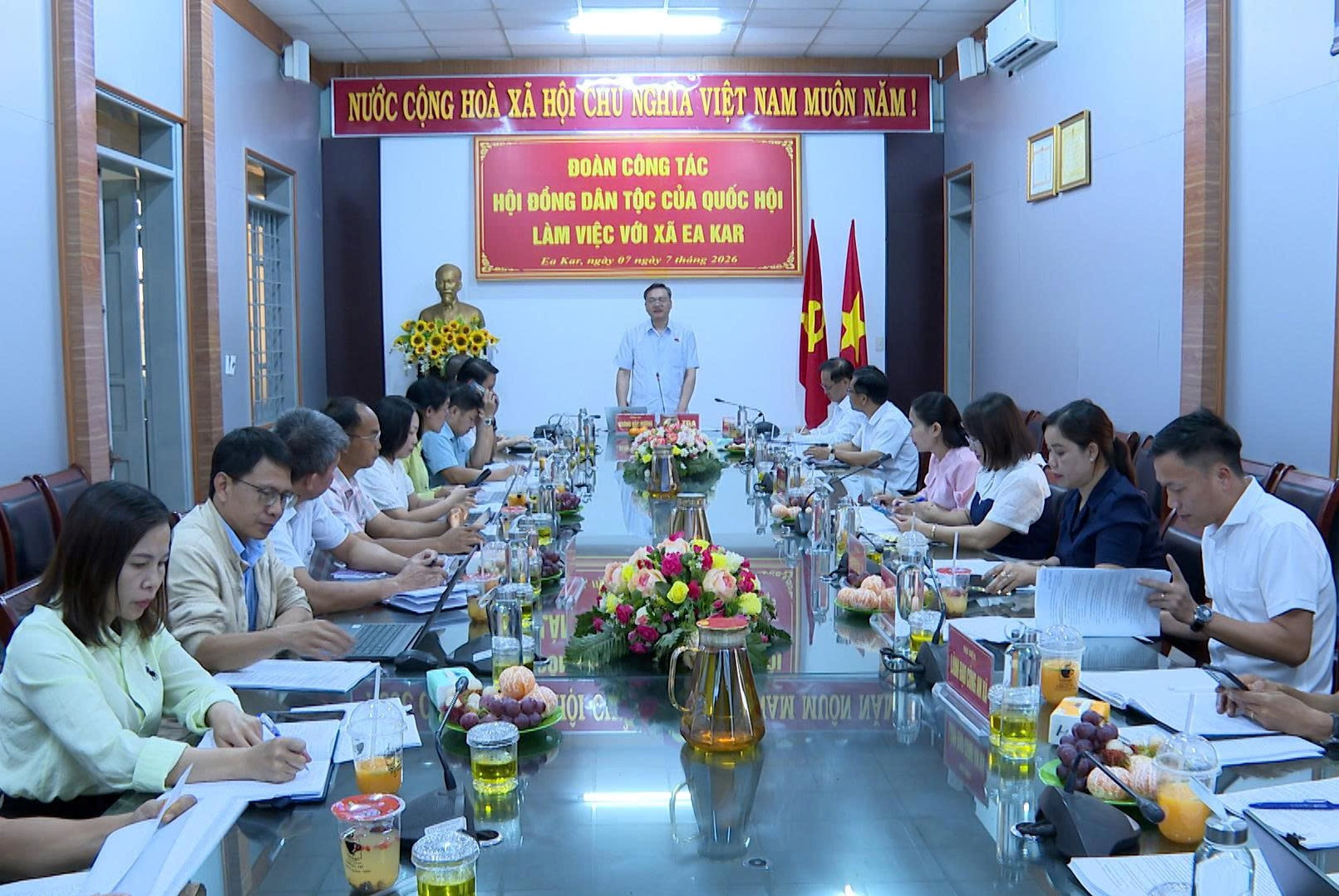 , Đoàn công tác Hội đồng Dân tộc của Quốc hội có buổi làm việc với xã Ea Kar