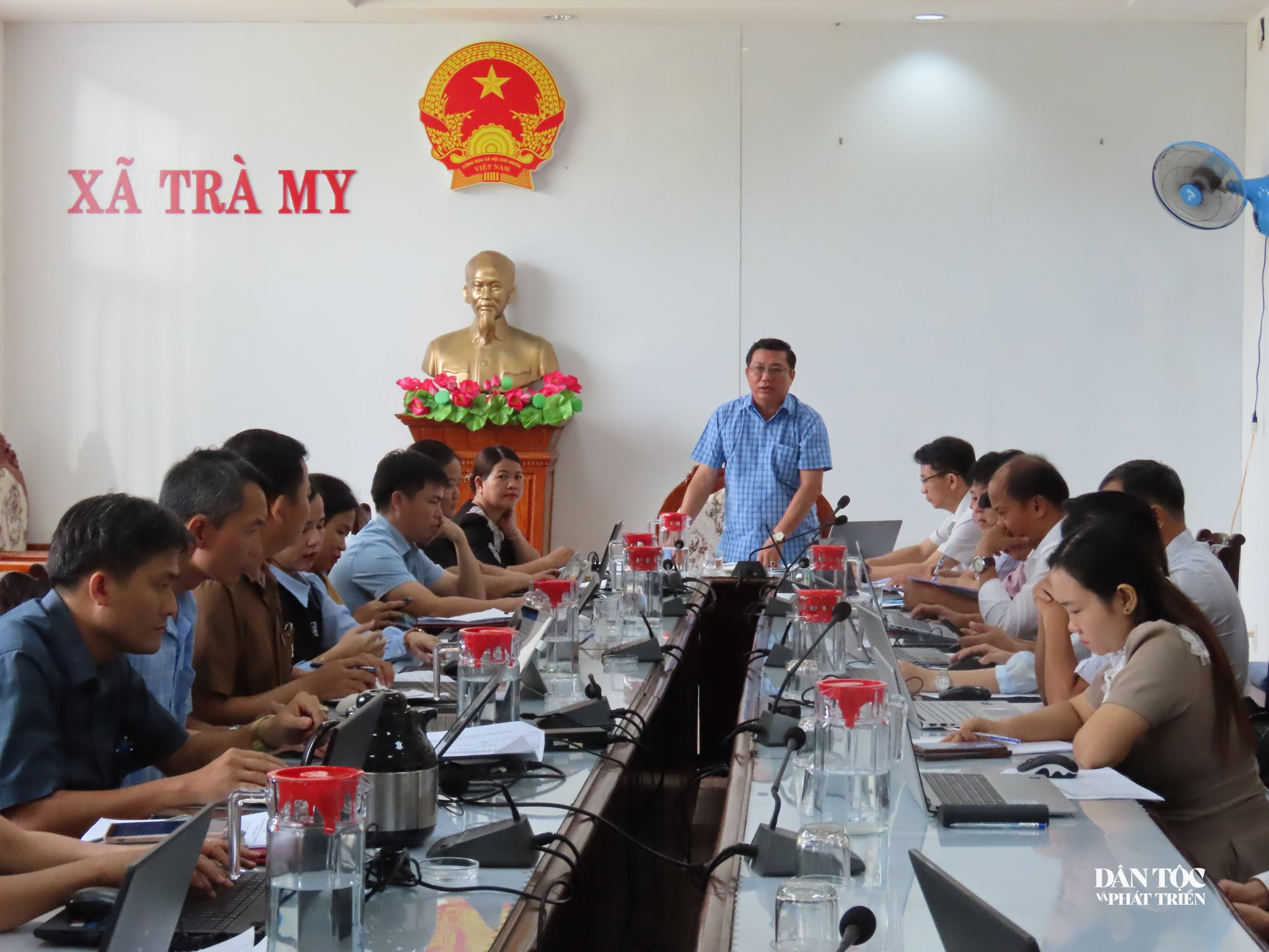 Sở Dân tộc và Tôn giáo Đà Nẵng làm việc với các xã miền núi về triển khai Chương trình mục tiêu quốc gia. Ảnh: Huy Trường