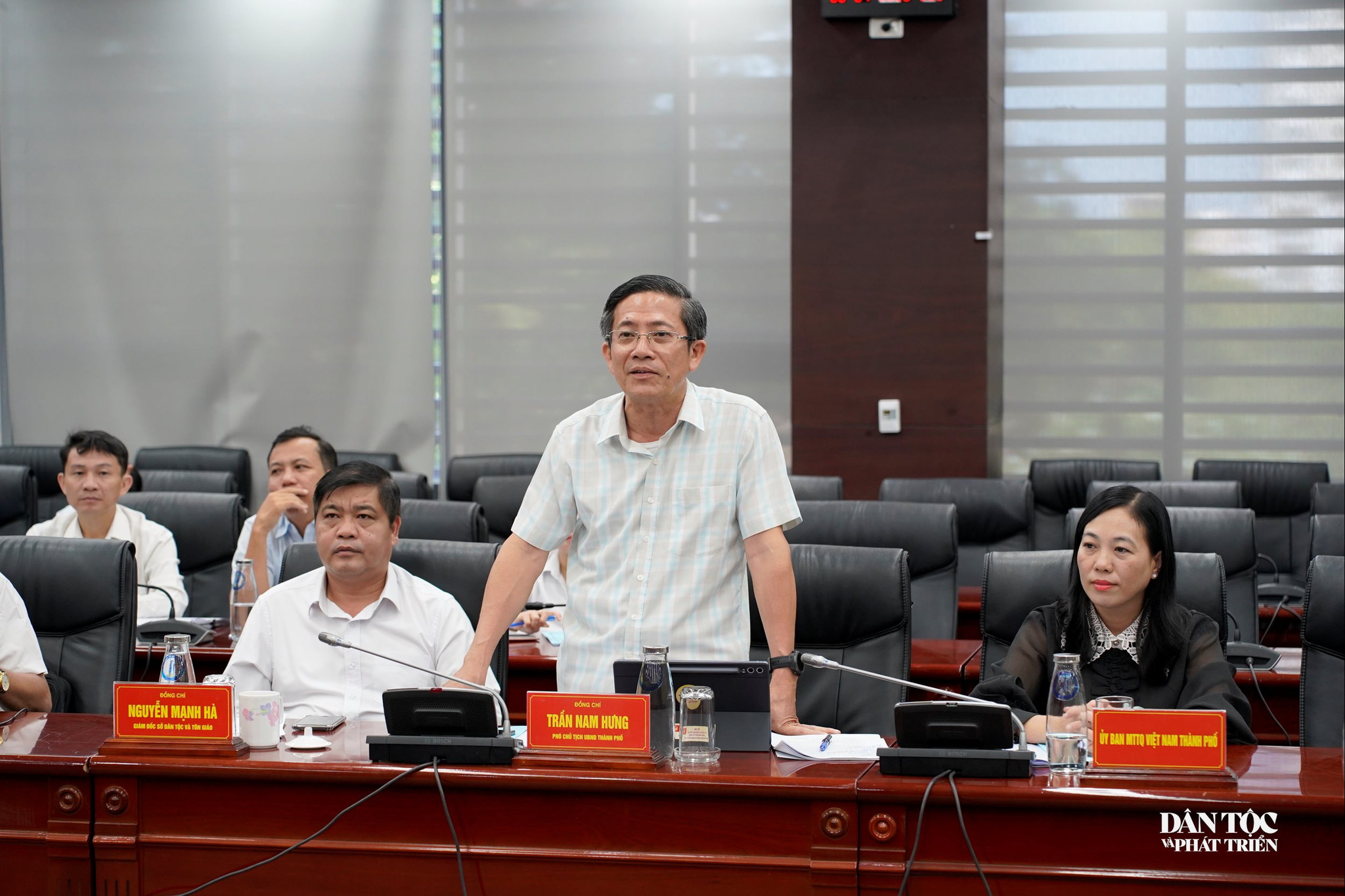 Phó Chủ tịch UBND TP. Đà Nẵng Trần Nam Hưng phát biểu tại buổi làm việc. Ảnh: Huy Trường