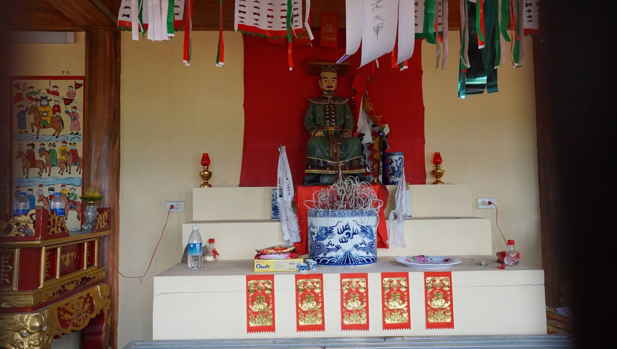 Tượng Bàn Vương, thủy tổ người Dao ở miếu Bàn Vương, thôn Sơn Hải, xã Ba Chẽ, Quảng Ninh. Ảnh: Đền miếu Việt