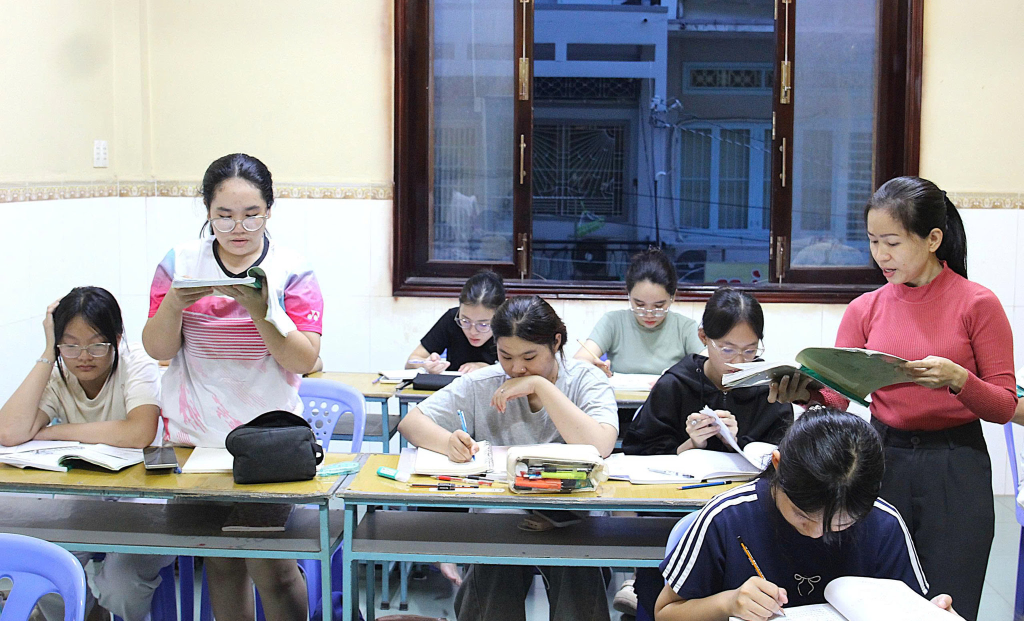 Lớp học tiếng Hoa buổi tối tại Hội Tương tế Người Hoa