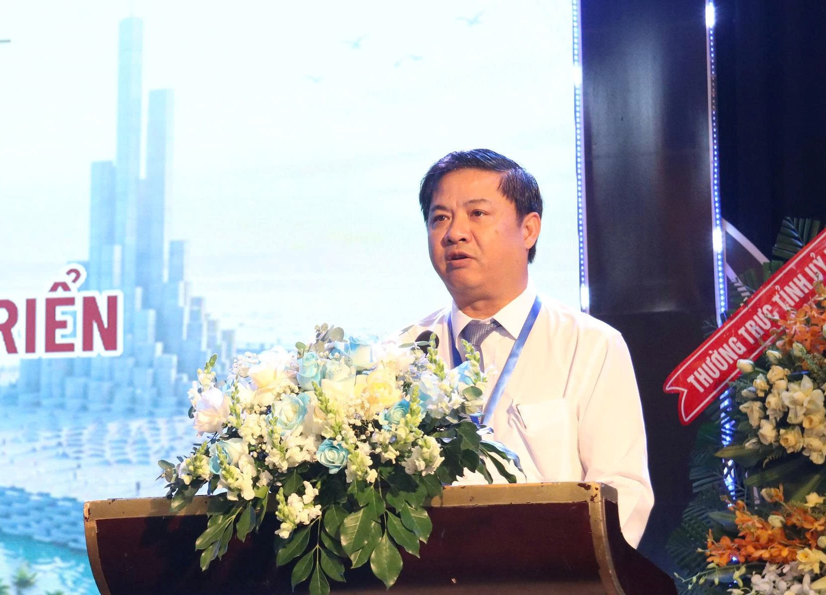 Ủy viên Ban Chấp hành Trung ương Đảng, Bí thư Tỉnh ủy Lương Nguyễn Minh Triết phát biểu tại hội thảo