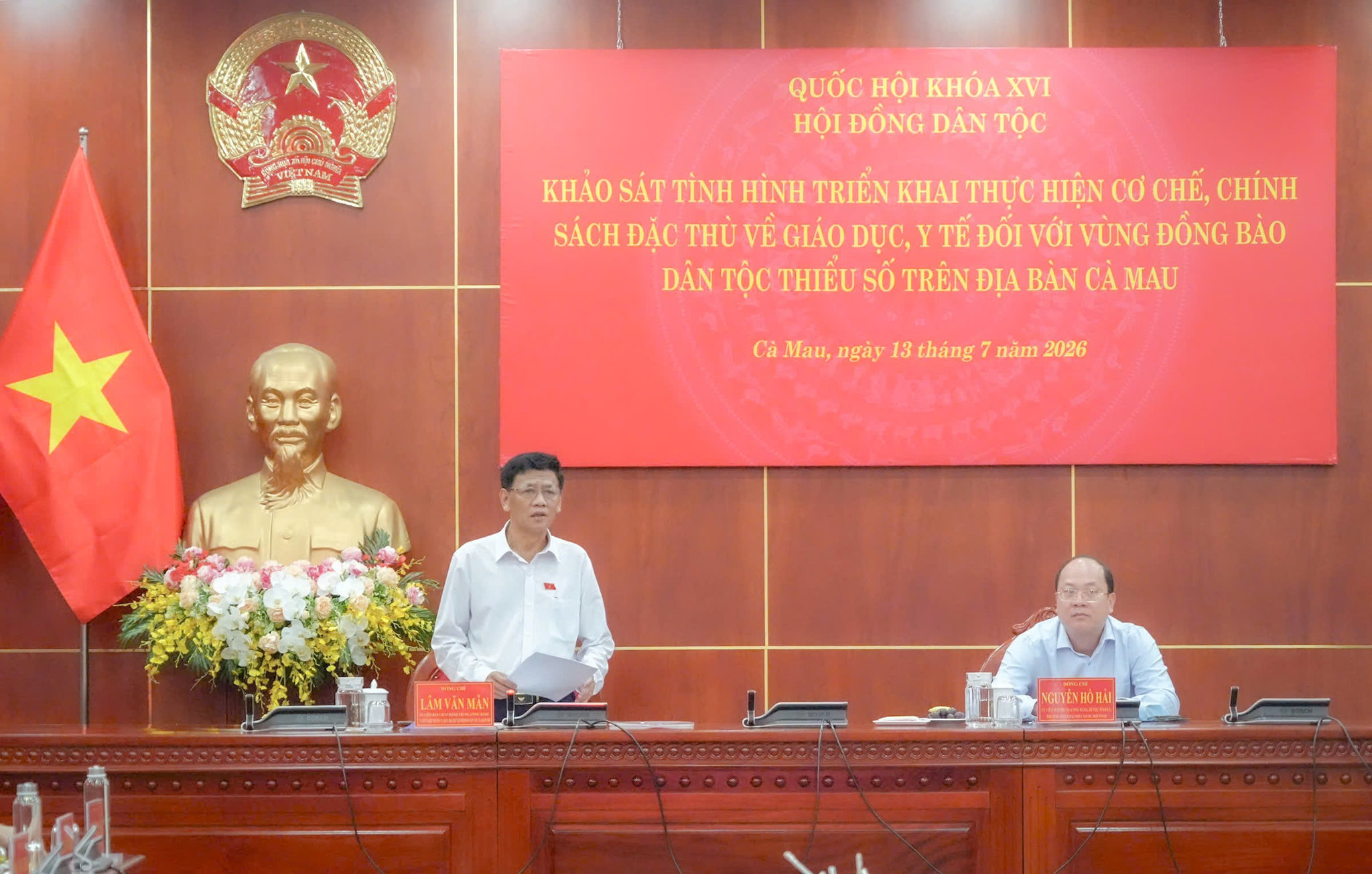 Hoàn thiện cơ chế đặc thù để nâng cao chất lượng giáo dục, y tế vùng đồng bào DTTS