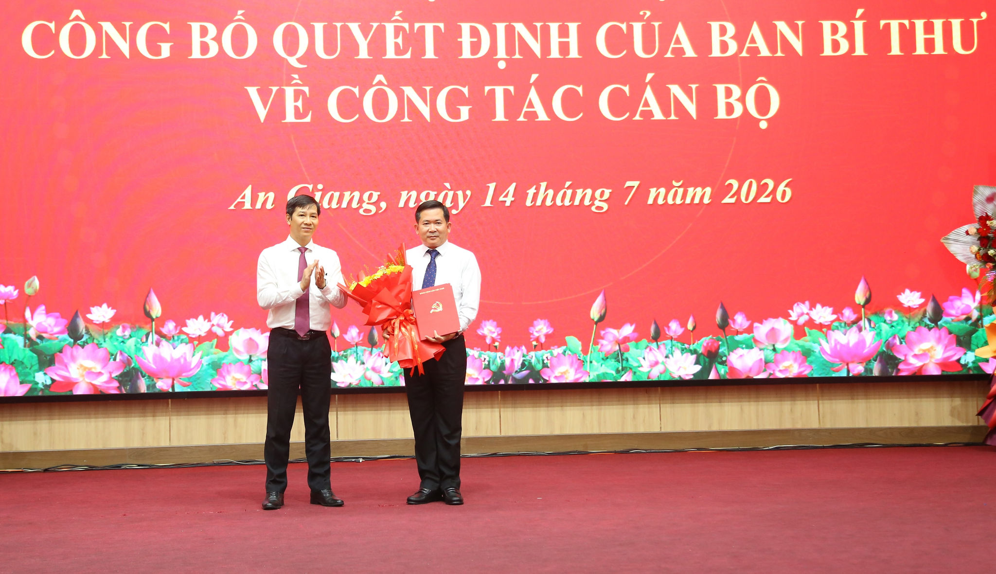 Trung tướng Đinh Văn Nơi giữ chức Phó Bí thư Tỉnh ủy An Giang 