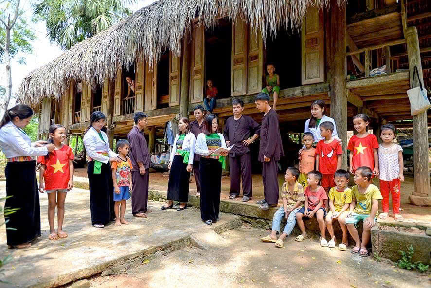Suy ngẫm những quy ước xưa về cửa vóong trong thiết kế nhà sàn Mường 