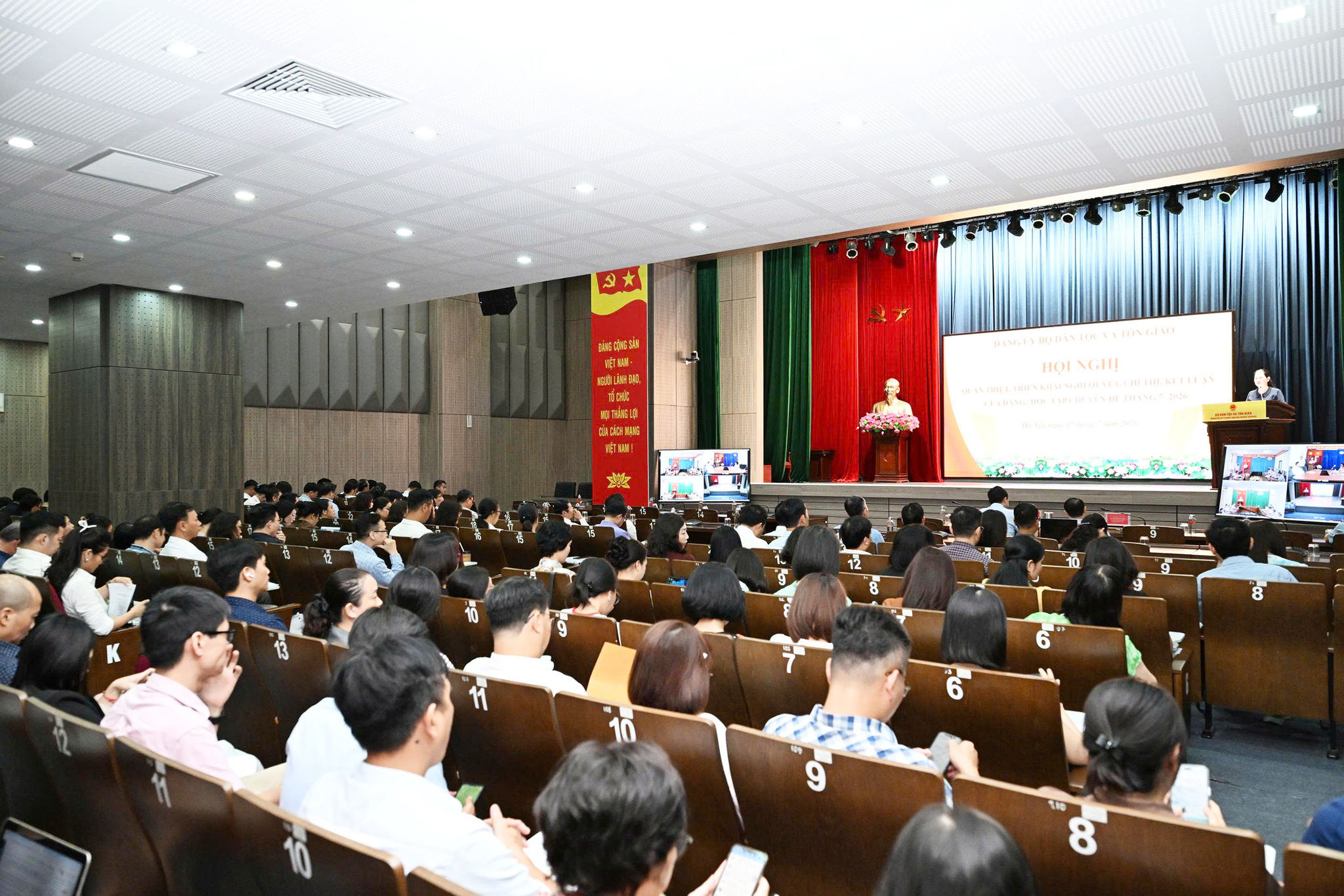 Quang cảnh
