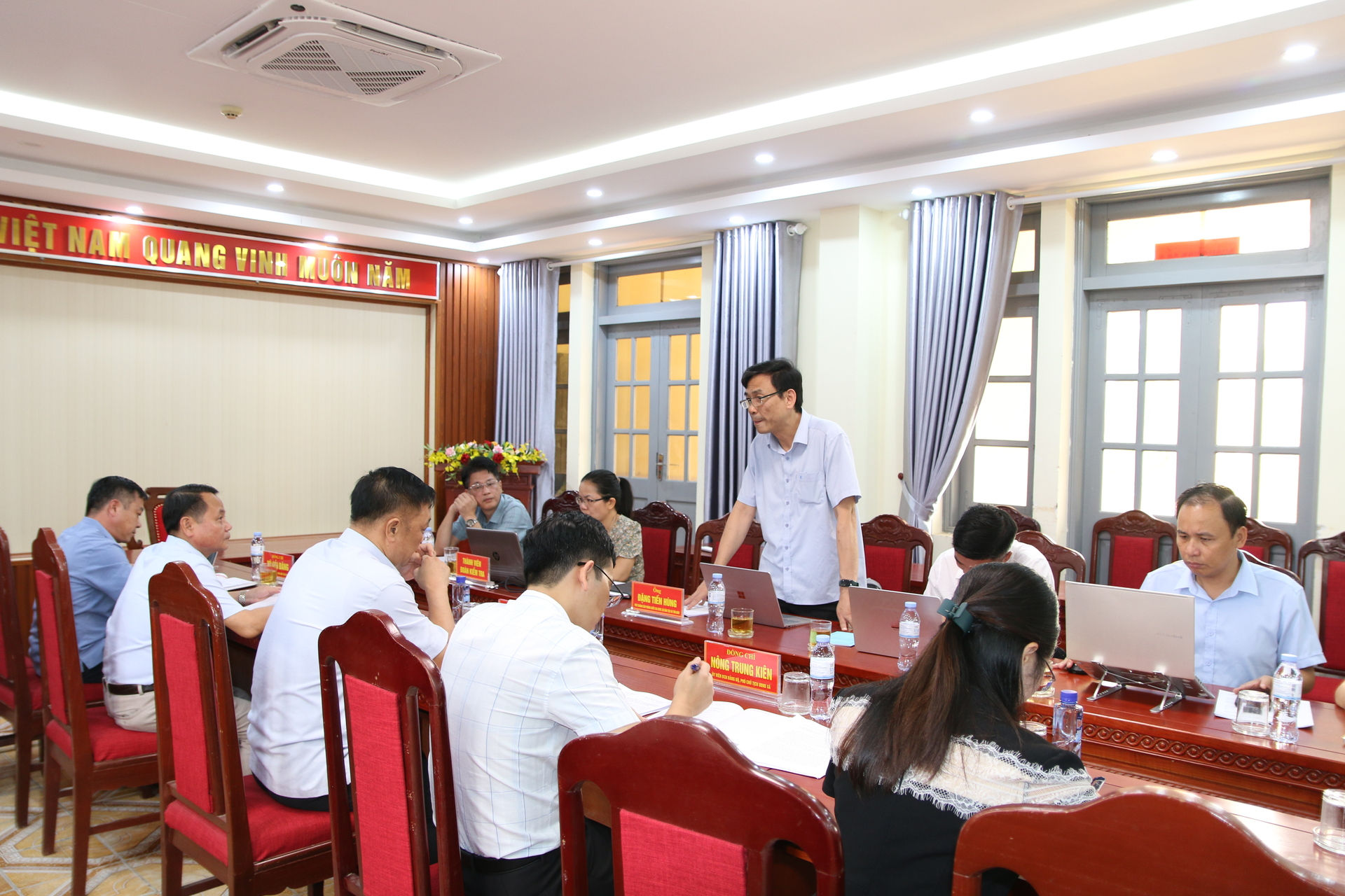 Đoàn kiểm tra làm việc với UBND xã Phủ Thông