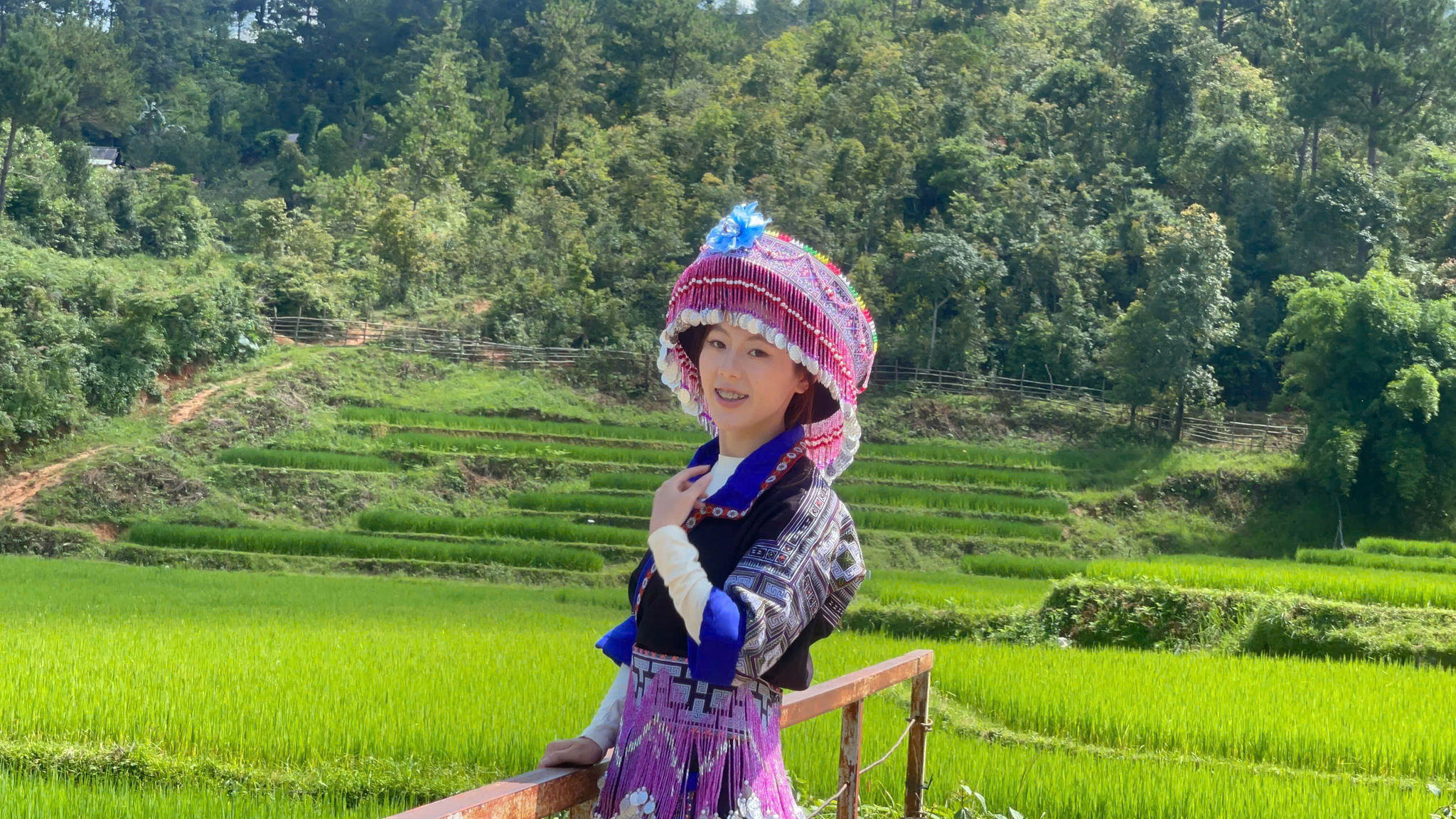 Cô gái Mông gen Z và giấc mơ triệu view từ 