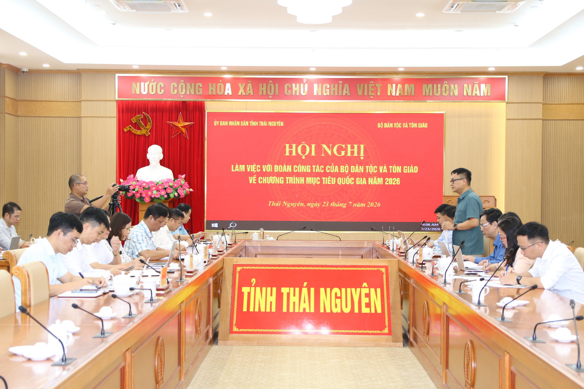 Toàn cảnh buổi làm việc..JPG