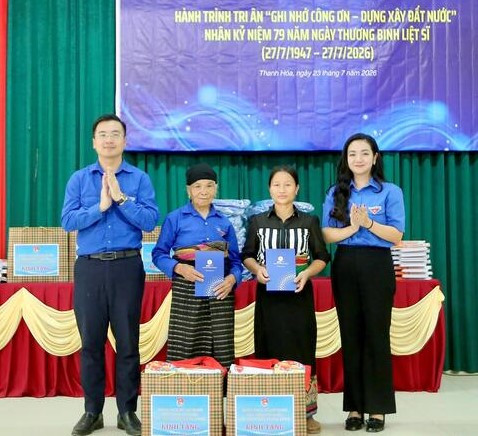 Tuổi trẻ ngành điện tri ân người có công ở Thanh Hóa 