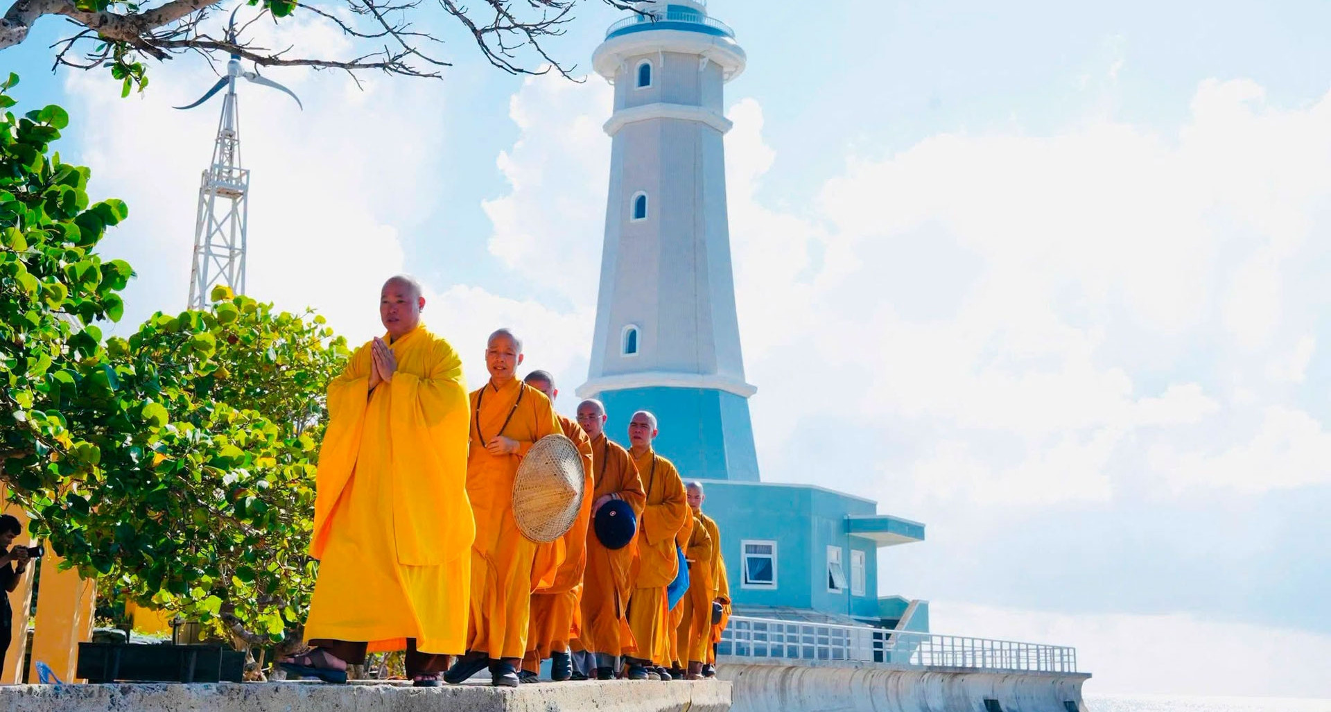 Để tiếng chuông chùa giữa trùng khơi mãi âm vang thông điệp của hòa bình 