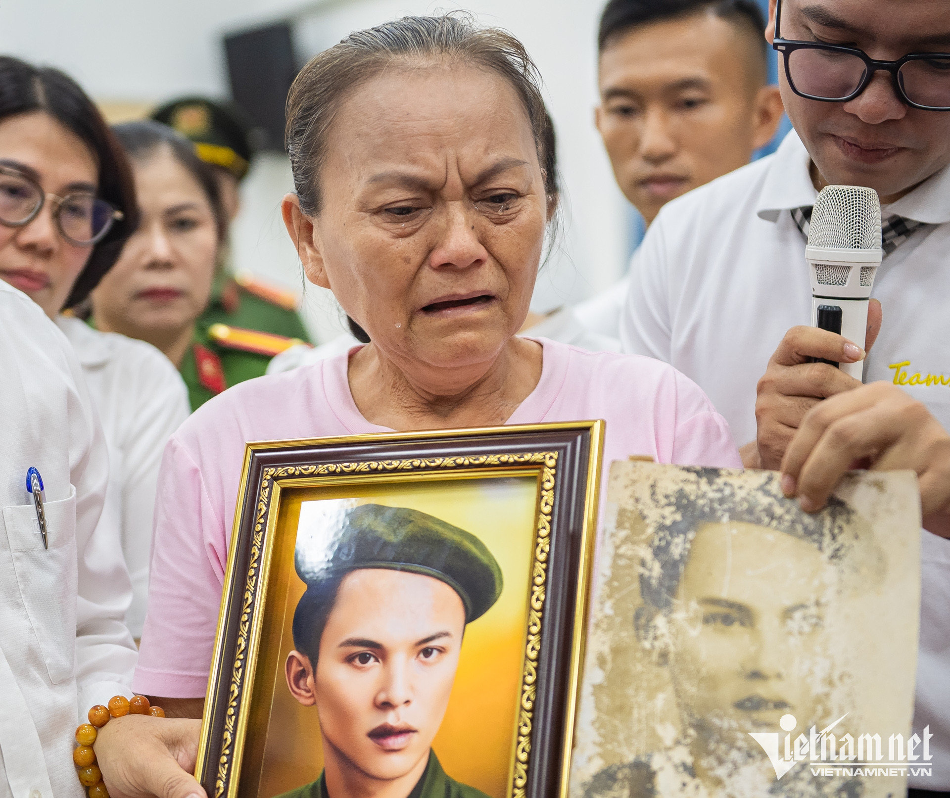 W-trao di ảnh liệt sỹ Nguyễn Huế 23.jpg