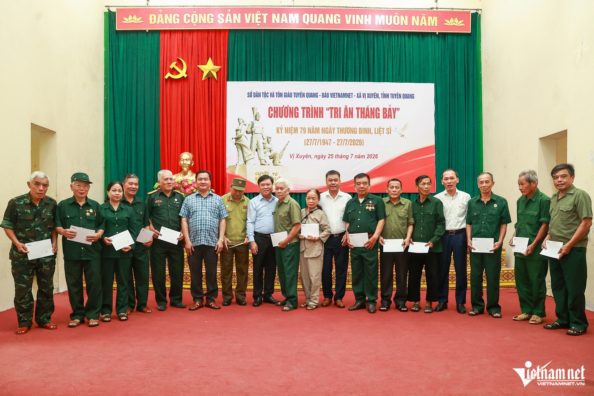 https://static-images.vnncdn.net/vps_images_publish/000001/000003/2026/7/25/w-2-hai-0014-1-725.jpg