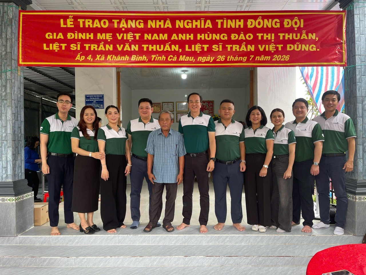 Trao nhà nghĩa tình đồng đội cho thân nhân Mẹ Việt Nam Anh hùng tại Cà Mau 