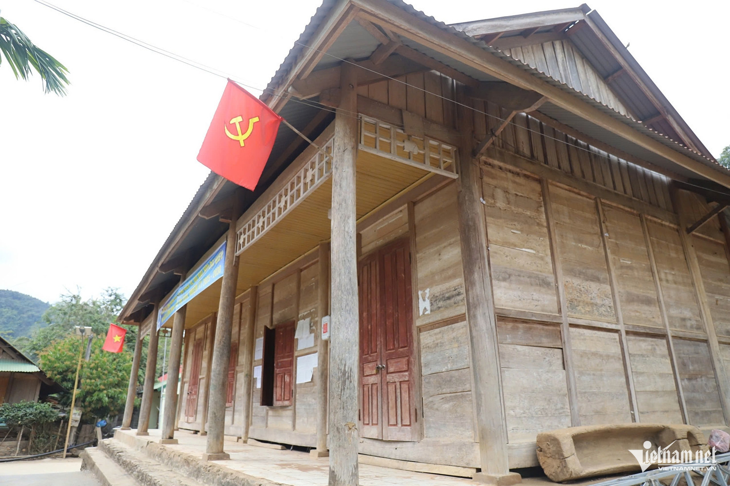 W-tượng bản Lạ 1.jpg