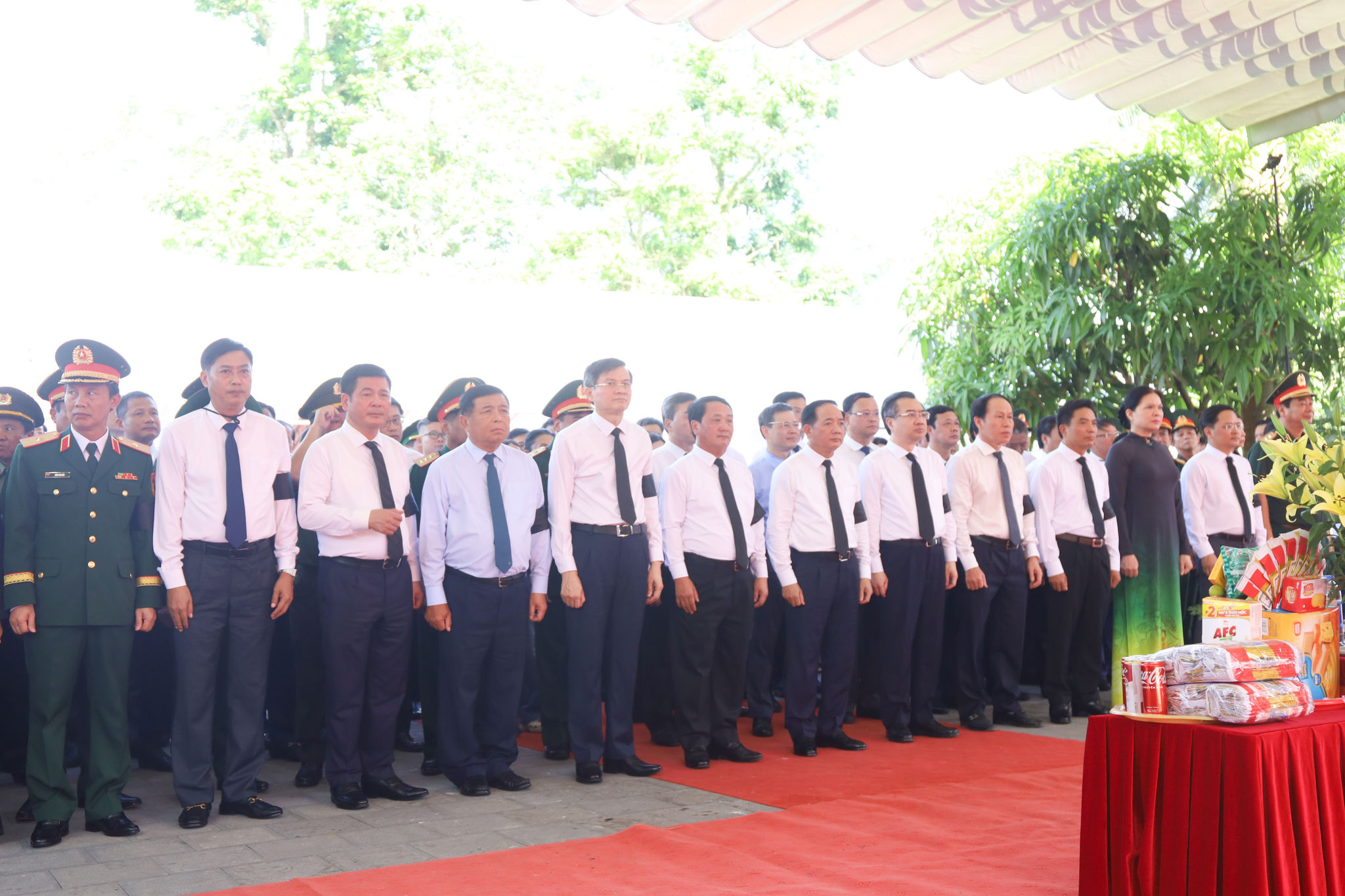Tổ chức trọng thể Lễ truy điệu, an táng 34 hài cốt liệt sĩ tại Nghĩa trang Liệt sĩ Quốc gia Vị Xuyên