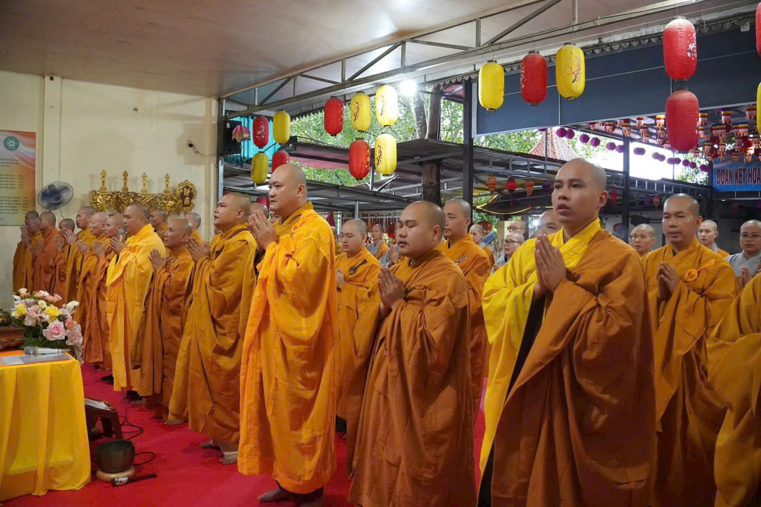 Ba tháng an cư là khoảng thời gian để người xuất gia chuyên tâm học hỏi, thực hành và trưởng dưỡng đời sống tâm linh. Ảnh: Phatsuonline