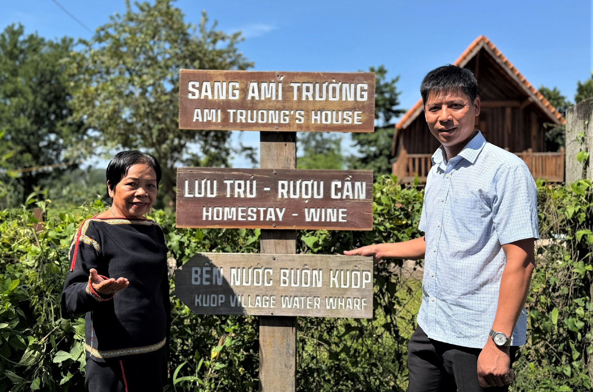 Bà H Phong xây dựng thương hiệu rượu cần Ây Thi, homestay tổ chức các hoạt động trải nghiệm văn hóa Ê Đê
