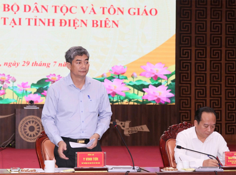 Y Vinh Tor