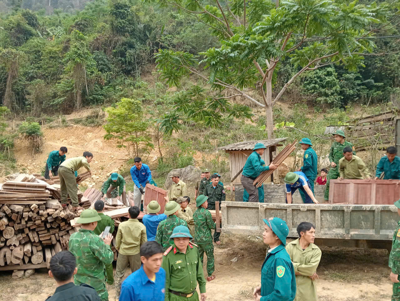 Nhôn mai