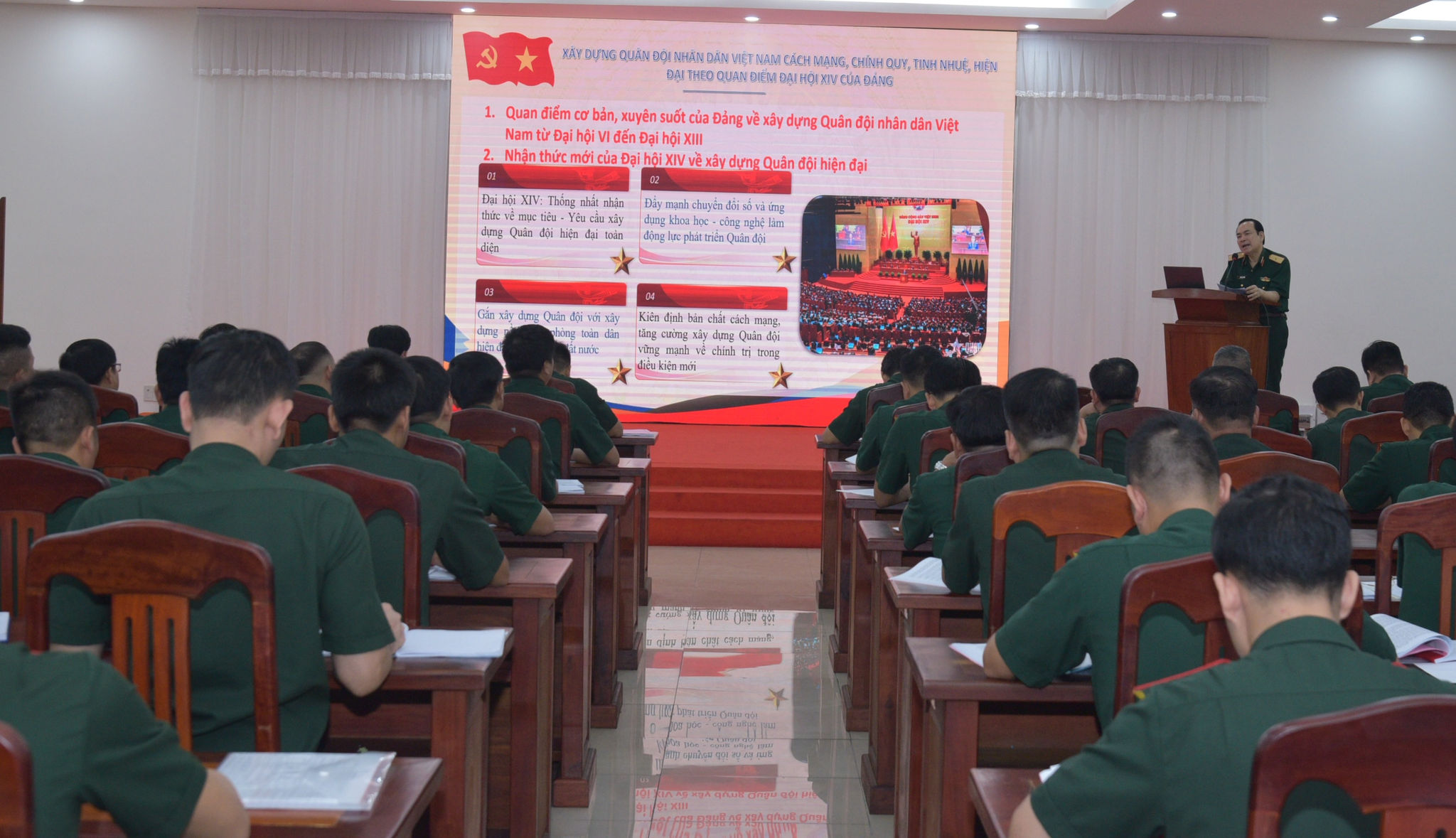 Lớp tập huấn được, đội ngũ báo cáo viên giới thiệu 07 chuyên đề chính. Ảnh: Hữu Tài