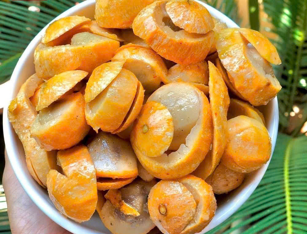 Quả sấu là một trong những tín hiệu đầu tiên của mùa thu. Ảnh: omaiHongLam