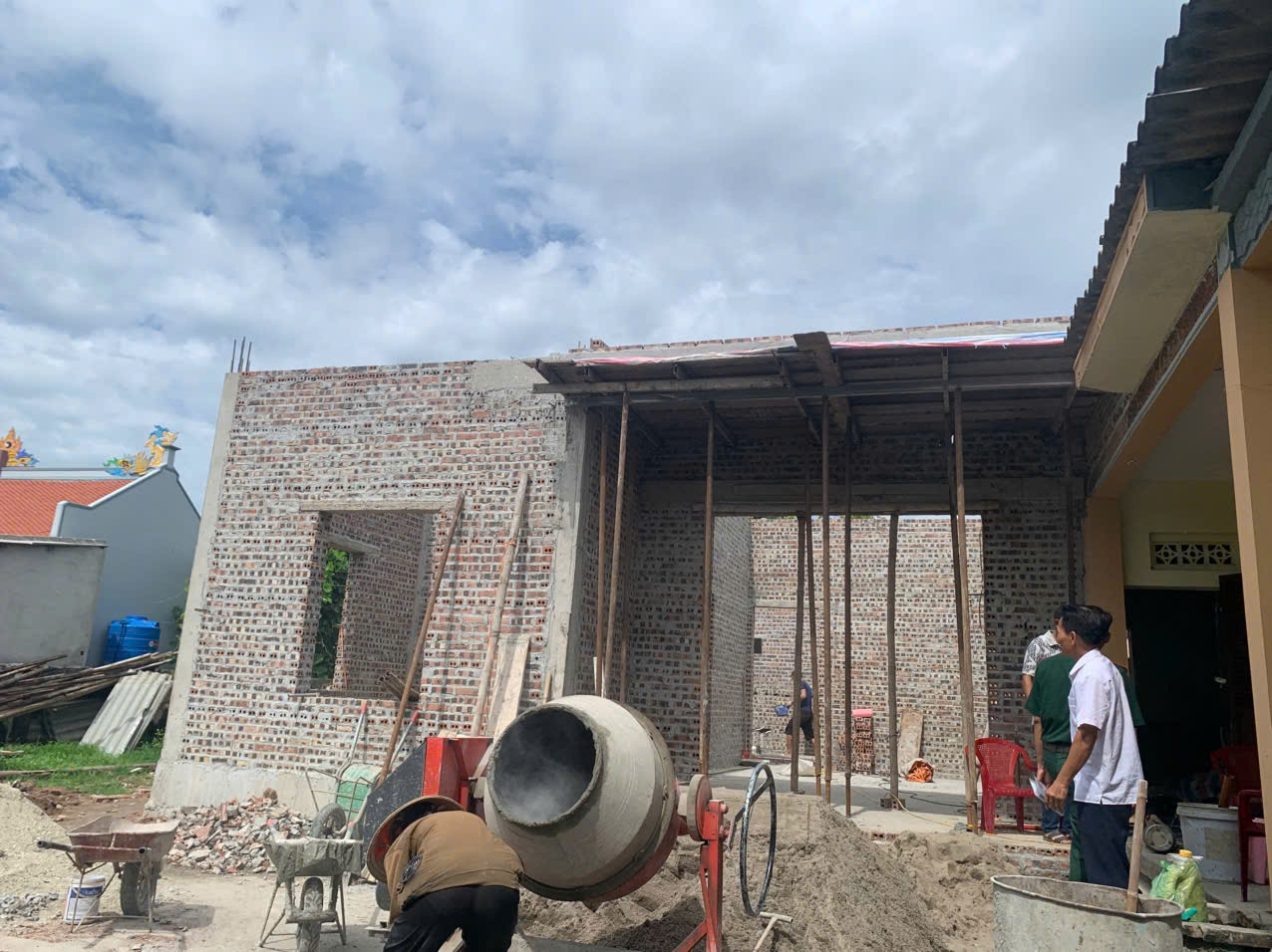 Căn nhà của gia đình ông Nguyễn Mạnh Hà, xã Khánh Thiện, là một trong những mái ấm được xây dựng từ sự chung sức của cả cộng đồng.