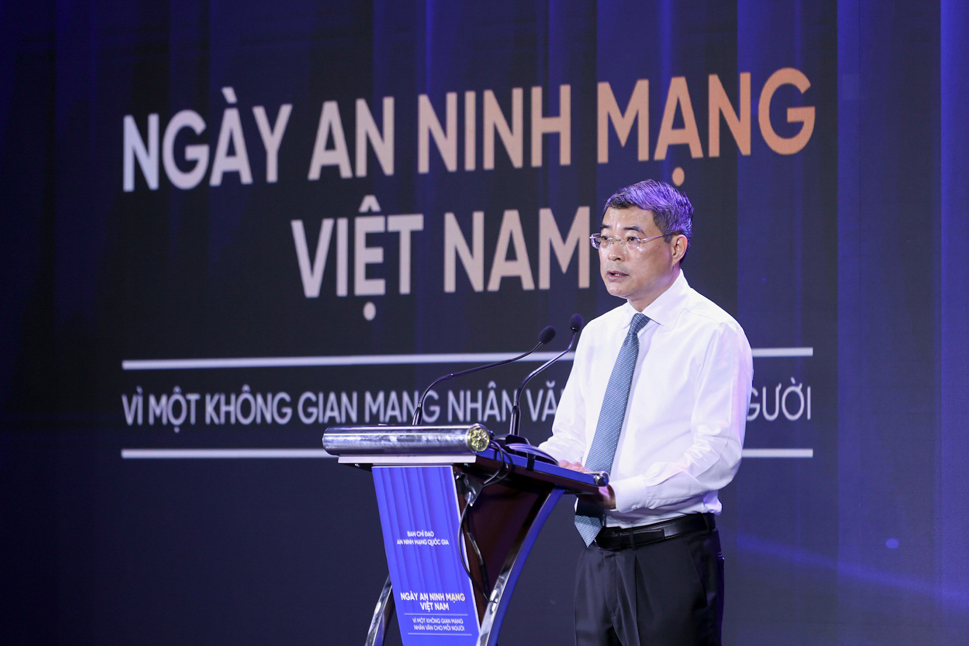 Lê Minh Hưng.jpg