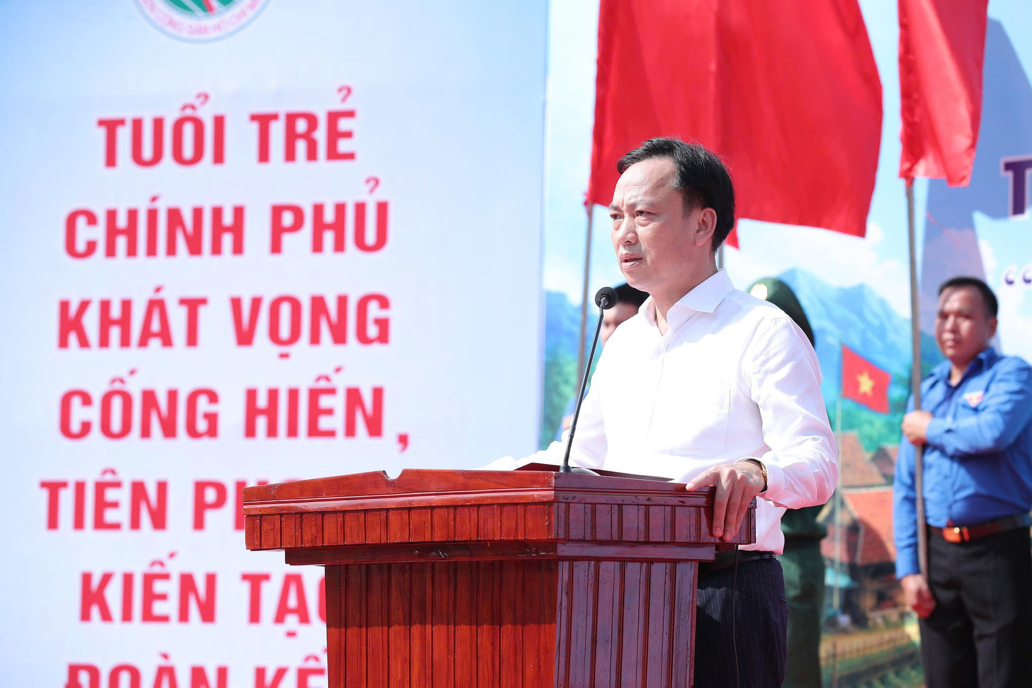Đồng chí Lại Xuân Lâm, Phó Bí thư Đảng ủy Chính phủ phát biểu tại chương trình
