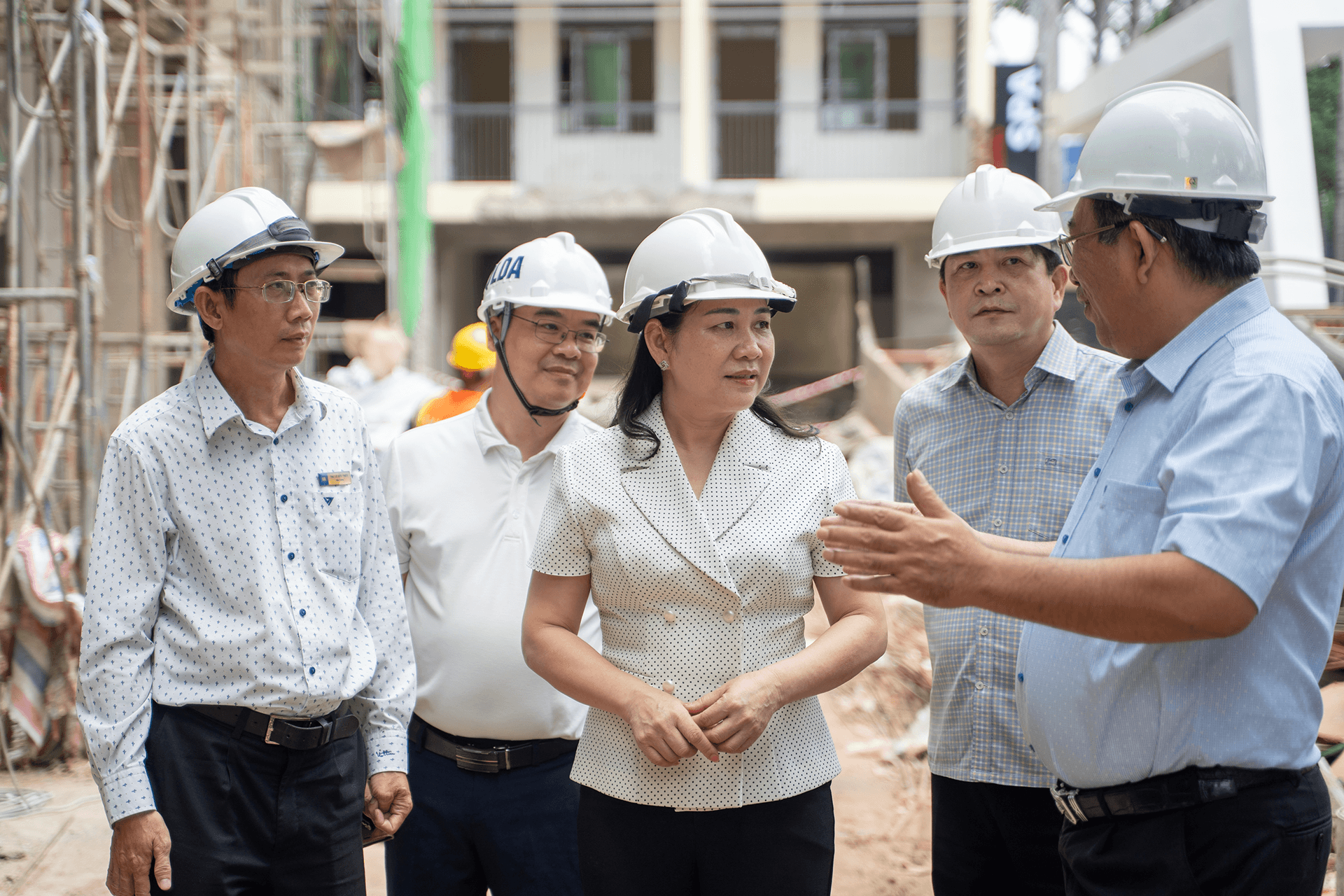 Đẩy nhanh tiến độ xây dựng các trường học thuộc Bộ Dân tộc và Tôn giáo 