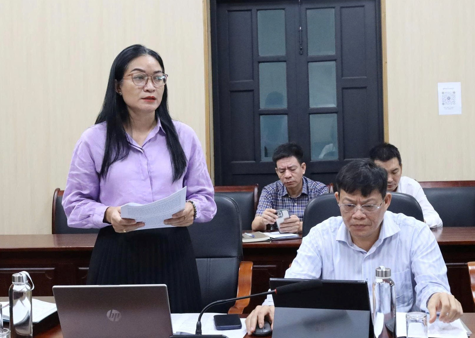 Bà Nay H Nan - Phó Giám đốc Sở Dân tộc và Tôn giáo tỉnh Đắk Lắk chia sẻ tại buổi làm việc
