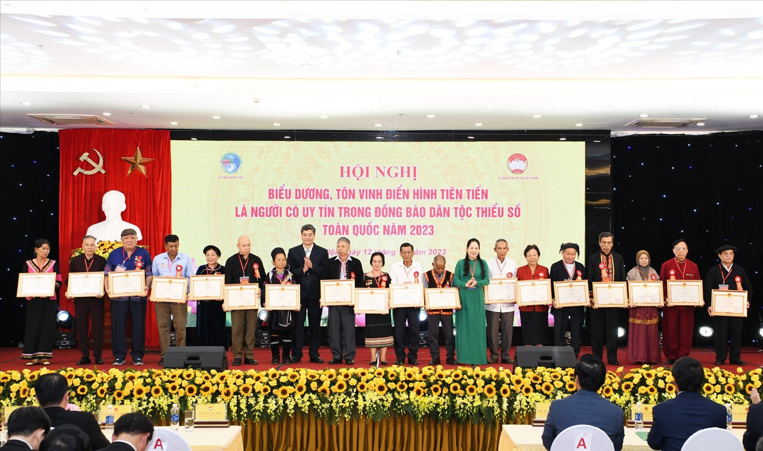 uploads-2023-thang-12-ngay-12-minh-quy-9.jpg